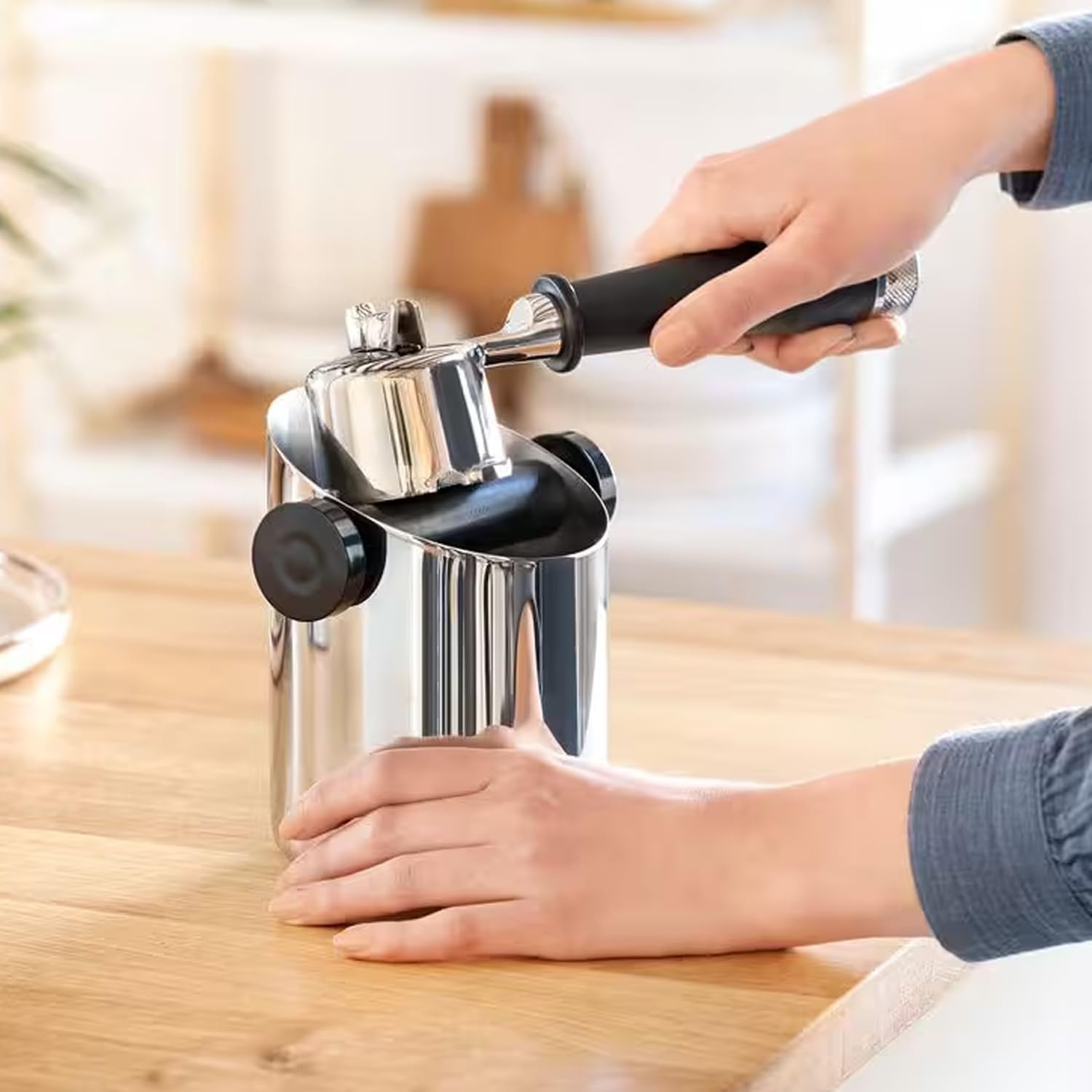 image:imageDeLonghi DLSC059 Klopfbehlter fr EspressoSiebtrger KaffeesatzBehlter Zubehr fr Kaffeemaschinen und Baristas Zuhause Abklopfbehlter aus EdelstahlSingle