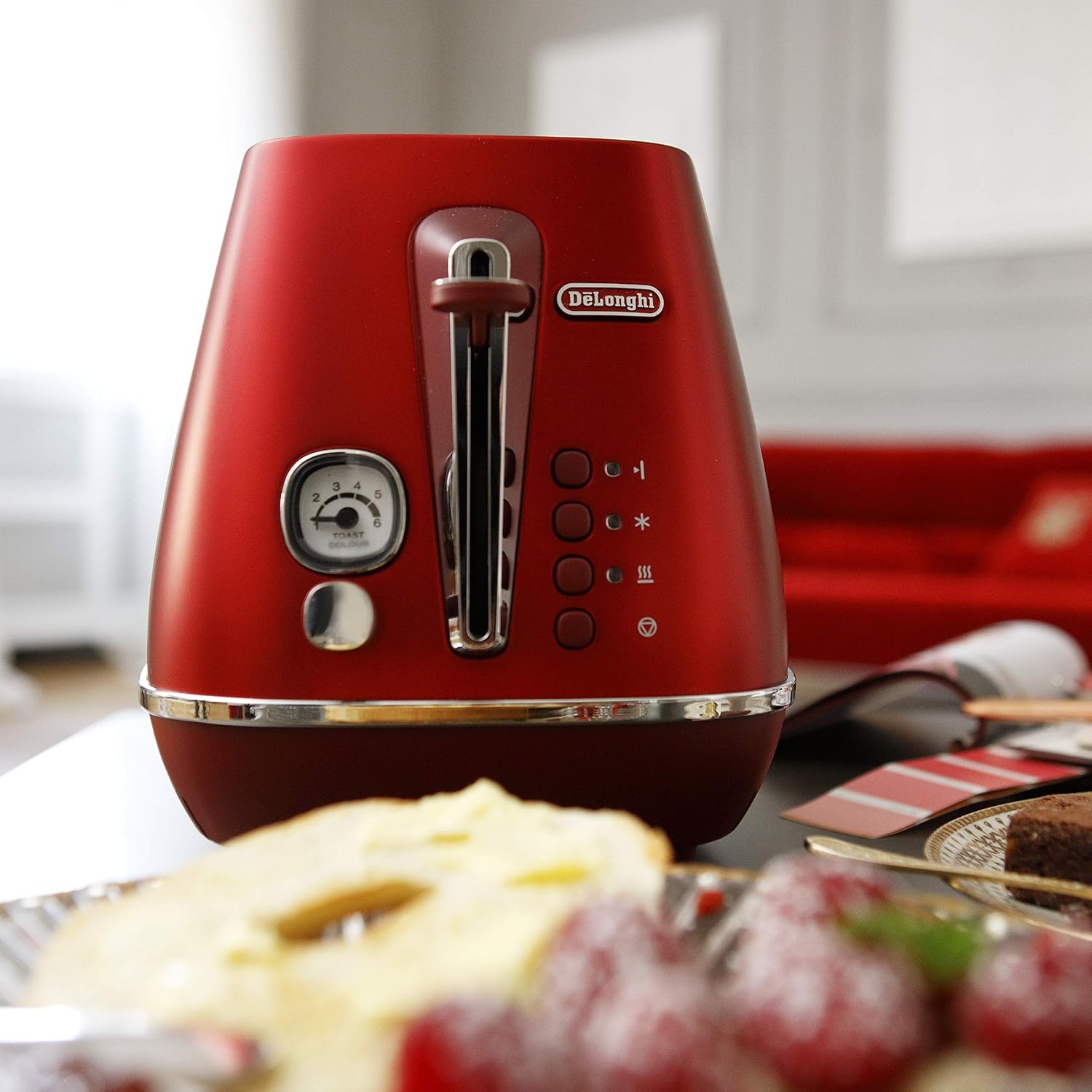 image:imageDeLonghi Distinta Flair Wasserkocher KBI2001S 17 L Herausnehmbarer Kalkfilter Finesse SilverToaster Glamour Red