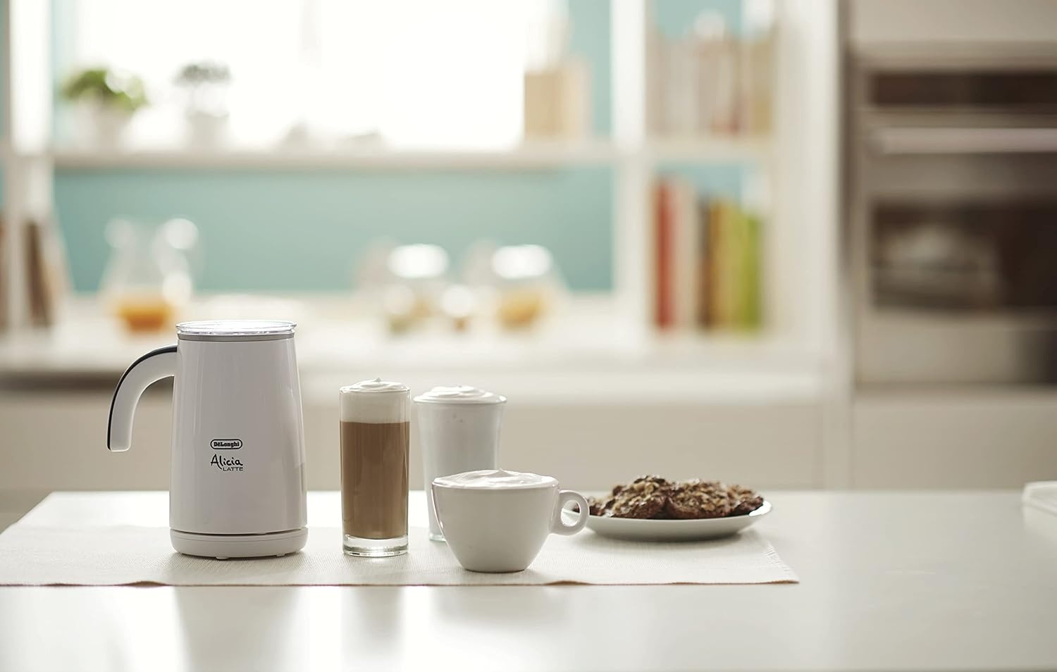 image:imageDeLonghi EMF 2B Alicia Latte Milchaufschumer schwarzWei
