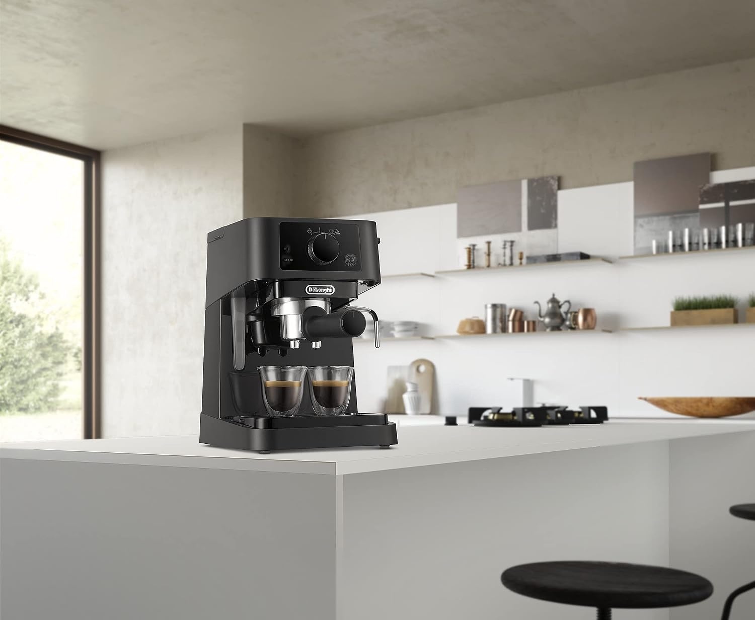 image:imageDeLonghi Stilosa EC235CR Espresso Siebtrgermaschine 15 Bar Pumpendruck 1100 W 1 Liter Wassertank ESE Pads geeignet CremefarbenSchwarz